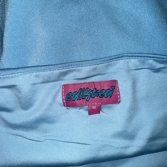 Edikted Lucinda bow detail mini skirt size medium in blue!! - Picture 6 of 7